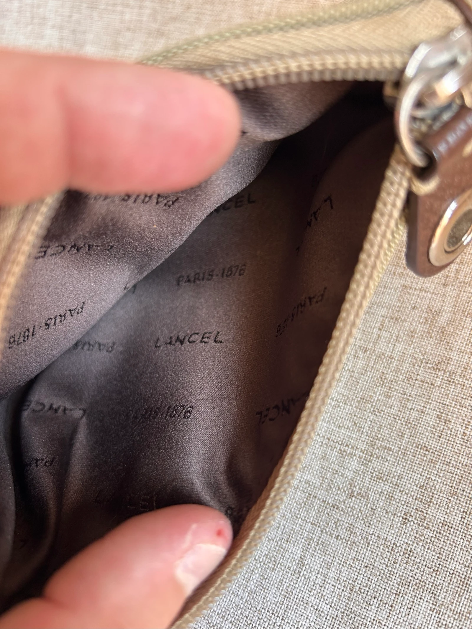 LANCEL pouch / toiletry bag in beige canvas with leather trim – photo 4